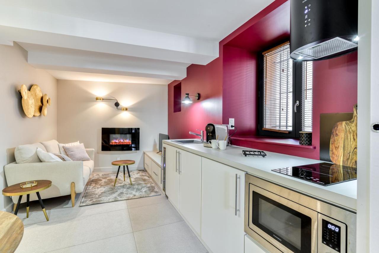 Les Gites De Laure - O Lit Divin, Instant De Volupte, Balneo Sauna, Climatisation, Netflix, 160M De La Cite Medievale Каркассонн Екстер'єр фото