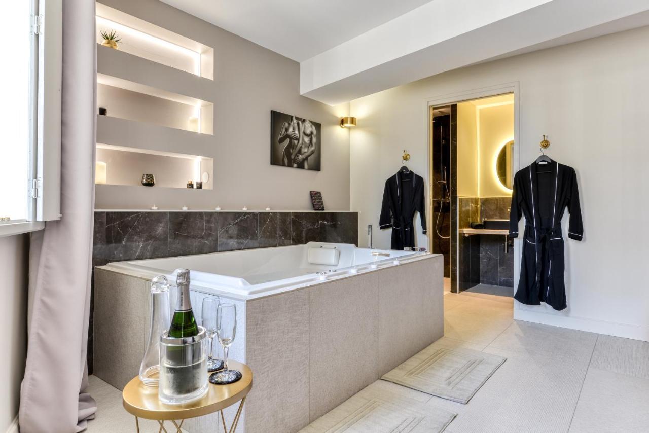 Les Gites De Laure - O Lit Divin, Instant De Volupte, Balneo Sauna, Climatisation, Netflix, 160M De La Cite Medievale Каркассонн Екстер'єр фото